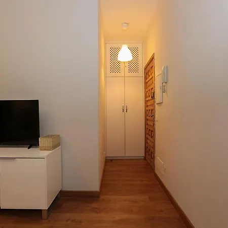 Apartment Charming Next To The